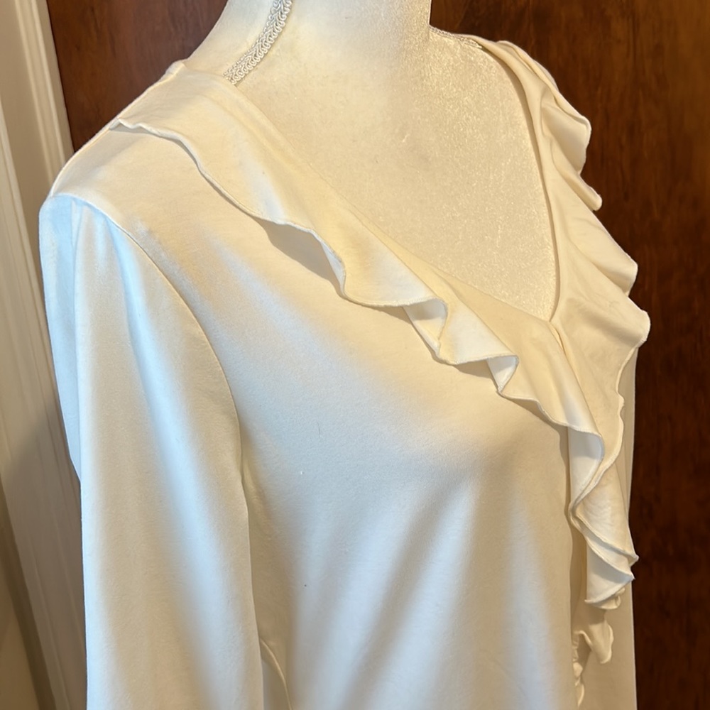 Eddie Bauer V-neck ruffle 3/4 sleeve top cream / winter white. - Picture 6 of 8